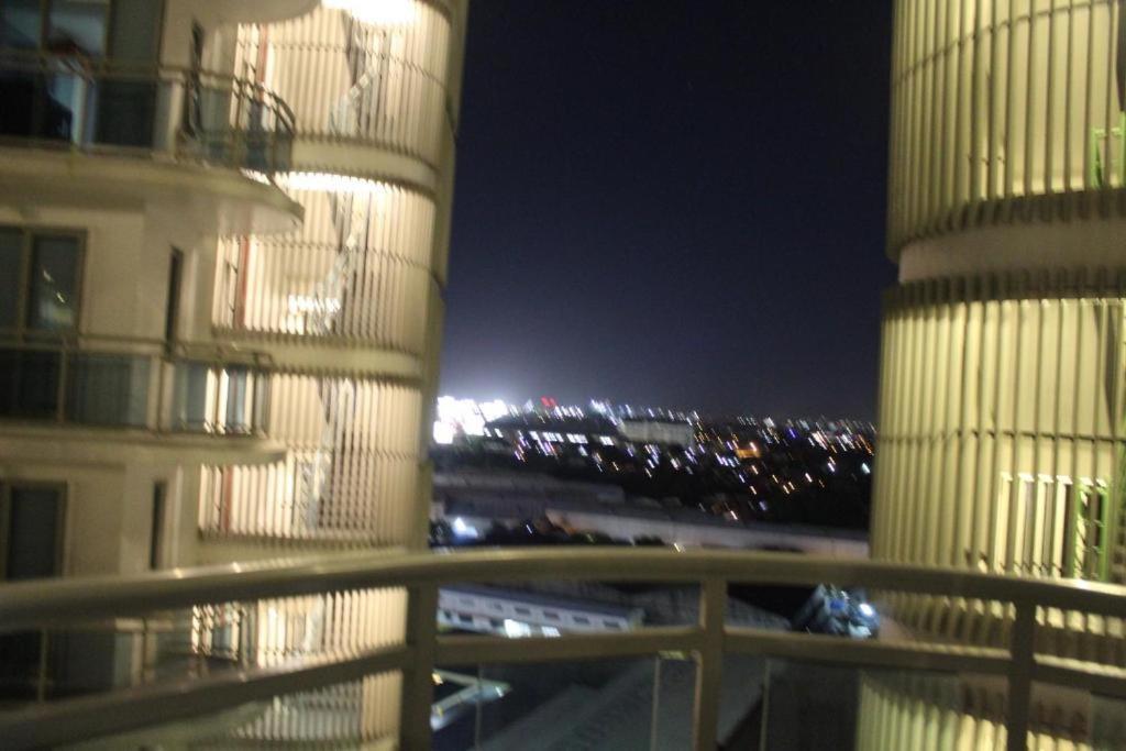 Azure Urban Resort A3 Near Airport Mall With Balcony Wavepool マニラ市 エクステリア 写真