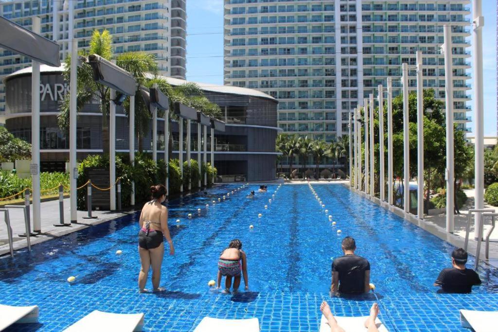 Azure Urban Resort A3 Near Airport Mall With Balcony Wavepool マニラ市 エクステリア 写真