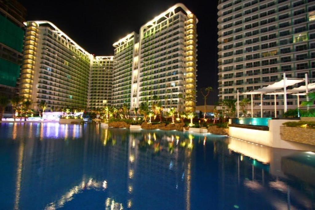 Azure Urban Resort A3 Near Airport Mall With Balcony Wavepool マニラ市 エクステリア 写真